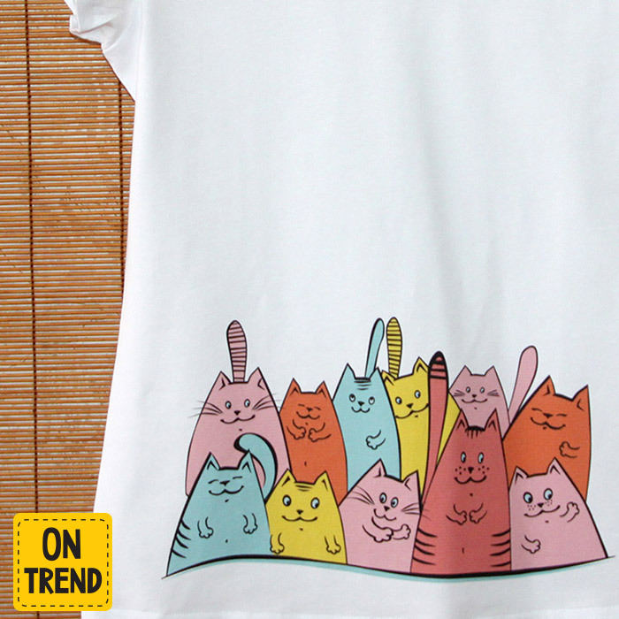 картинка Женская футболка "Разноцветные Коты " от магазина  ON-TREND
