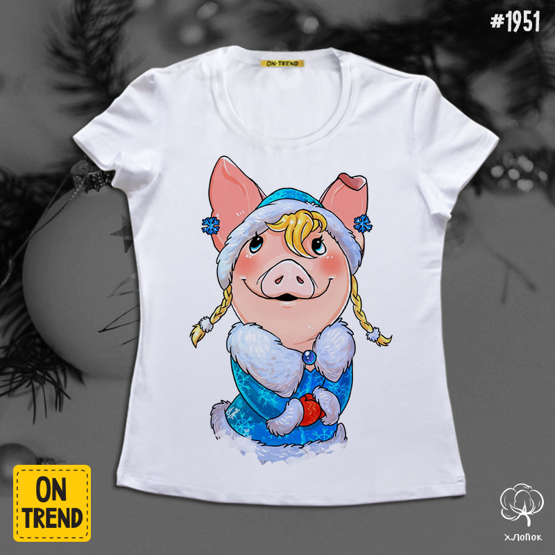картинка Женская футболка "Свинка - снегурочка" от магазина  ON-TREND