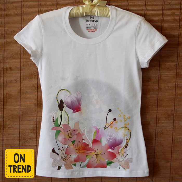 картинка Женская футболка "Ботанический Cад" от магазина  ON-TREND
