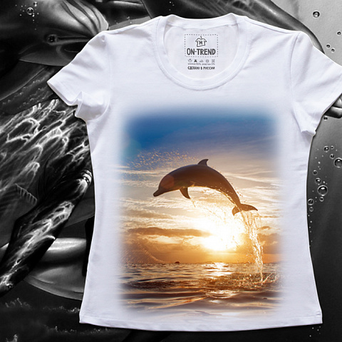 картинка Женская футболка "Дельфин На Закате" магазин  ON-TREND являющийся производителем одежды из хлопка высшего качества